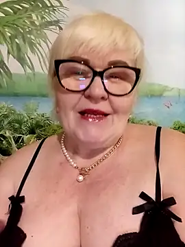 VioletSweet5566 online show from May 19, 12:44 pm