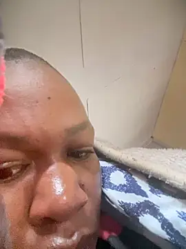 Snapshot of Ozimpho chatting on May 30, 7:16 am Ozimpho online show from May 30, 7:16 am