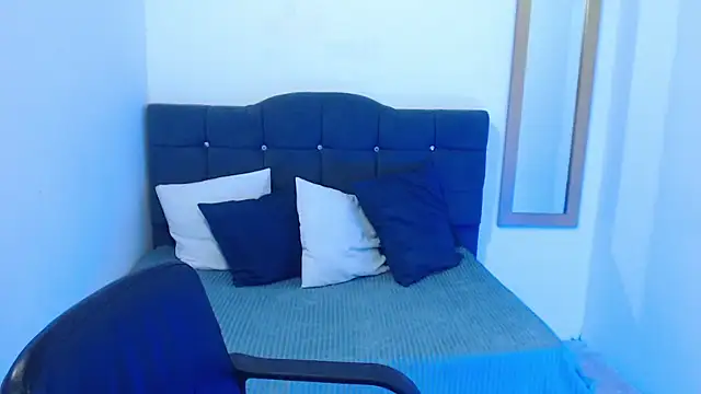 SamantaSweett  online show from February 13, 8:05 pm