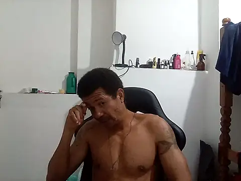 Snapshot of moreno25centimetro chatting on October 21, 12:55 am moreno25centimetro online show from October 21, 12:55 am