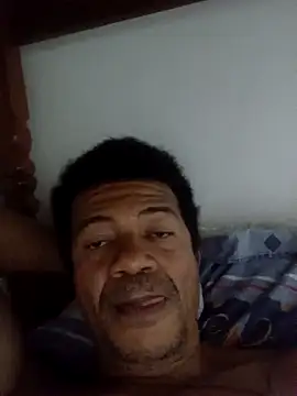 Snapshot of moreno25centimetro chatting on November 22, 2:54 am moreno25centimetro online show from November 22, 2:54 am