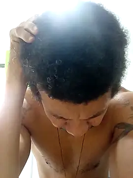 Snapshot of moreno25centimetro chatting on November 27, 11:12 am moreno25centimetro online show from November 27, 11:12 am