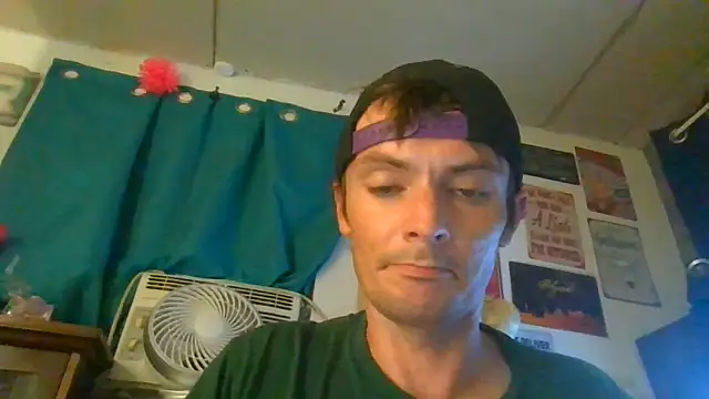 Snapshot of RichardW chatting on June 29, 7:25 am RichardW online show from June 29, 7:25 am