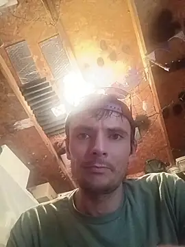 Snapshot of RichardW chatting on July 2, 7:31 pm RichardW online show from July 2, 7:31 pm