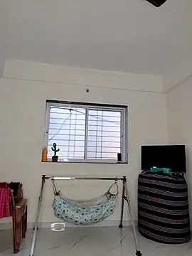 Shivani2002 online show from April 5, 1:14 am