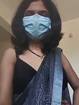 Shivani2002 online show from June 17, 7:44 am