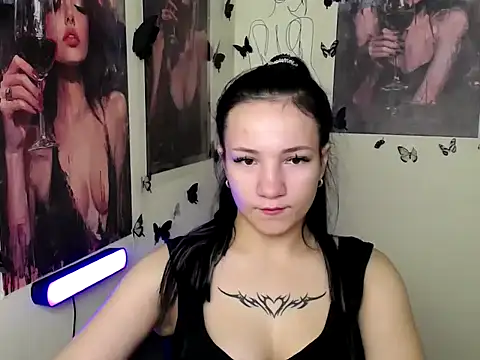 Snapshot of Em7MaA chatting on October 19, 12:28 pm Em7MaA online show from October 19, 12:28 pm