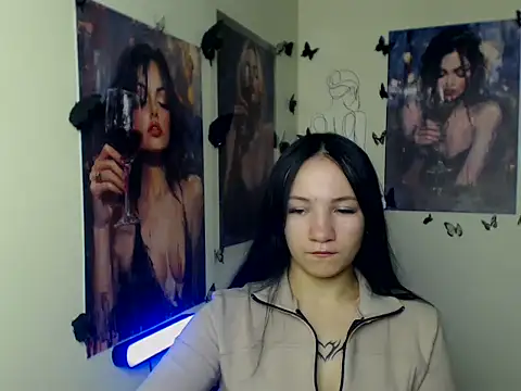 Snapshot of Em7MaA chatting on October 28, 1:14 pm Em7MaA online show from October 28, 1:14 pm