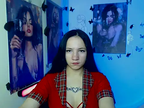 Snapshot of Em7MaA chatting on October 31, 8:21 pm Em7MaA online show from October 31, 8:21 pm