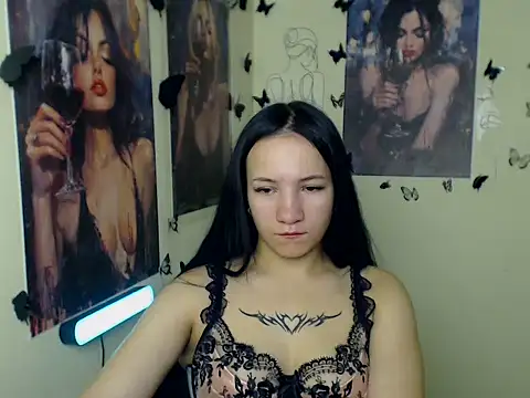 Snapshot of Em7MaA chatting on November 6, 7:20 am Em7MaA online show from November 6, 7:20 am