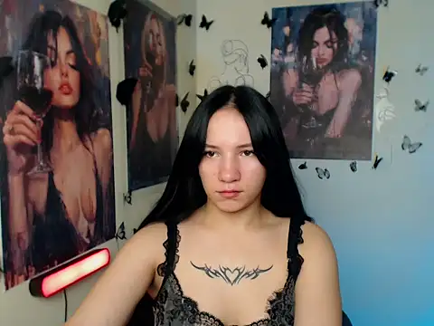 Snapshot of Em7MaA chatting on November 9, 7:34 pm Em7MaA online show from November 9, 7:34 pm