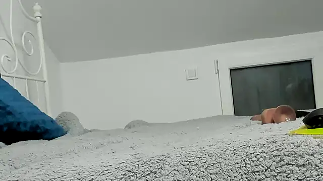 alesquirt33 online show from April 7, 6:03 am