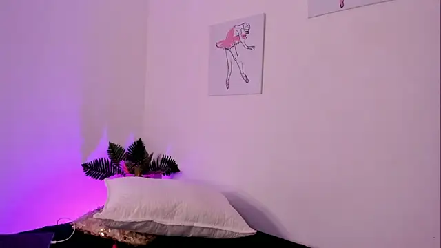 Snapshot of BianncaRibeiro chatting on February 22, 2:13 am BianncaRibeiro online show from February 22, 2:13 am