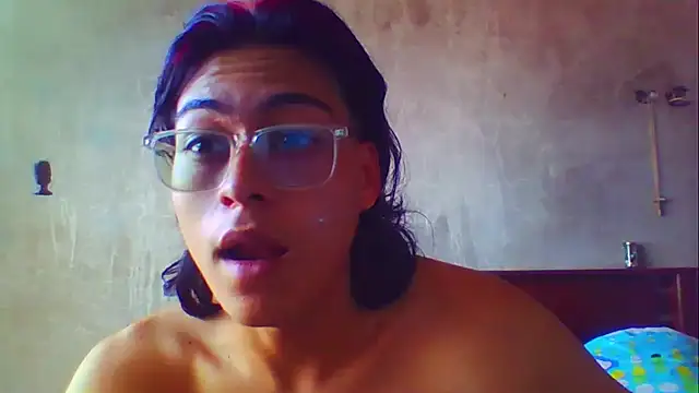 Snapshot of dirty_model chatting on October 24, 2:46 pm dirty model online show from October 24, 2:46 pm