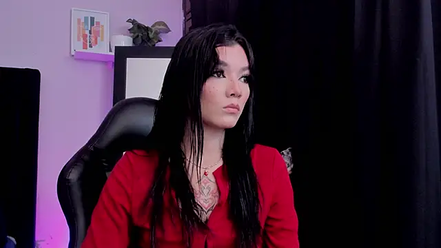 Snapshot of emmabridgerton chatting on November 25, 8:31 pm emmabridgerton online show from November 25, 8:31 pm