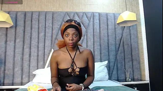 Snapshot of OliviaGarciaa chatting on September 11, 3:50 am OliviaGarciaa online show from September 11, 3:50 am