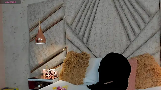 Snapshot of OliviaGarciaa chatting on September 18, 3:08 am OliviaGarciaa online show from September 18, 3:08 am