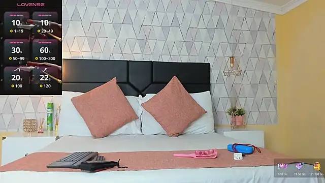 Snapshot of OliviaGarciaa chatting on November 14, 9:02 pm OliviaGarciaa online show from November 14, 9:02 pm