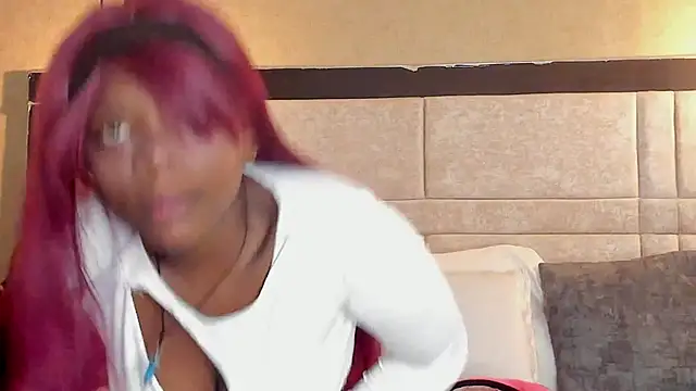 Snapshot of OliviaGarciaa chatting on November 18, 7:51 pm OliviaGarciaa online show from November 18, 7:51 pm