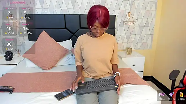 Snapshot of OliviaGarciaa chatting on November 20, 7:13 pm OliviaGarciaa online show from November 20, 7:13 pm