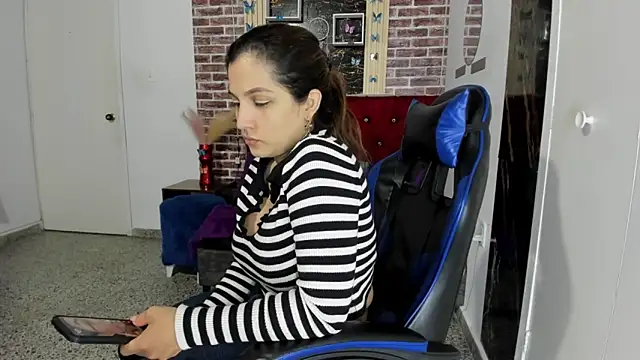 Snapshot of Jessica_ly90 chatting on October 31, 1:23 pm Jessica ly90 online show from October 31, 1:23 pm