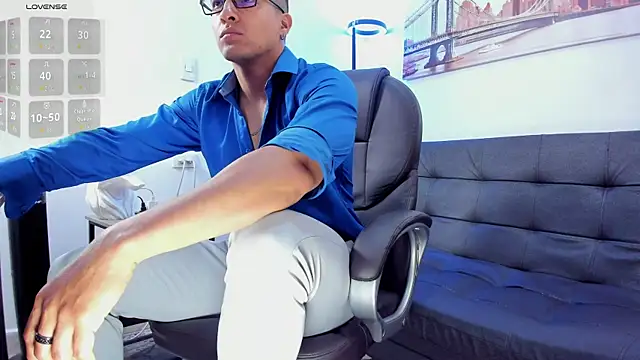 Dash Bukoski online show from October 21, 12:17 pm