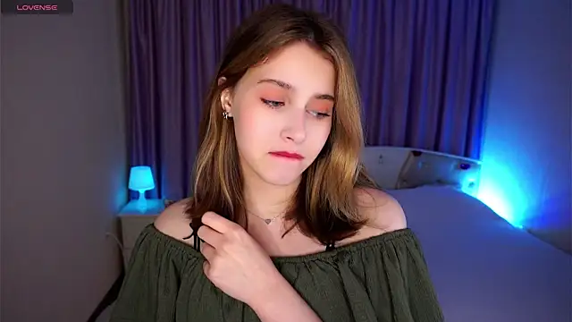 NylaNadler online show from November 1, 6:15 am