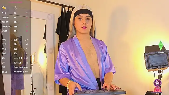 derek greyy  online show from September 10, 6:41 pm