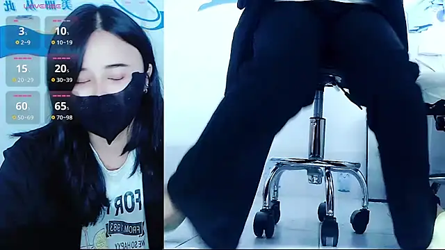 Snapshot of Mya8860 chatting on November 3, 8:59 am Mya8860 online show from November 3, 8:59 am