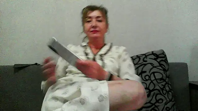 IrynaMolbertx online show from December 14, 11:59 am