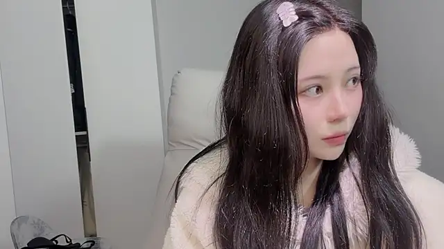 Amy-i online show from March 6, 5:09 pm