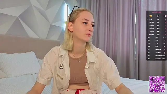 JodeeThu online show from October 9, 5:05 am