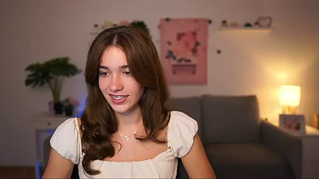 kissie cat online show from September 19, 1:12 pm