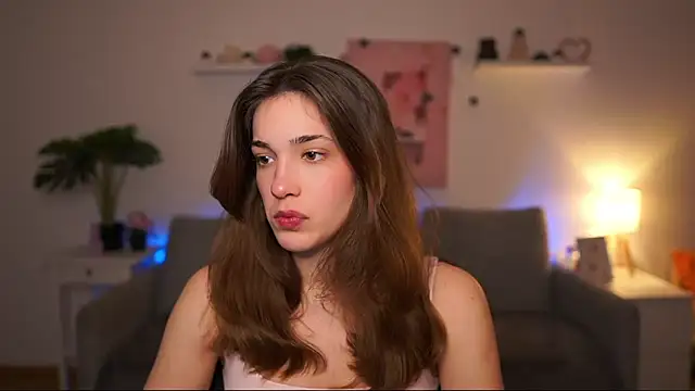 kissie cat online show from April 8, 1:22 pm