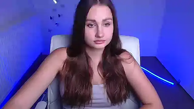 Stefanie Sweet online show from September 18, 11:45 am