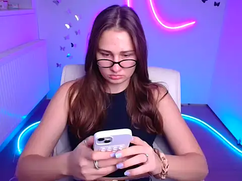 Stefanie Sweet online show from November 4, 6:34 am