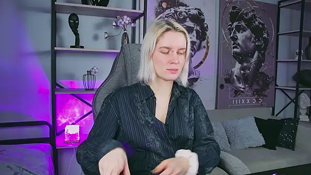 BethanyCloud online show from March 4, 2:17 am