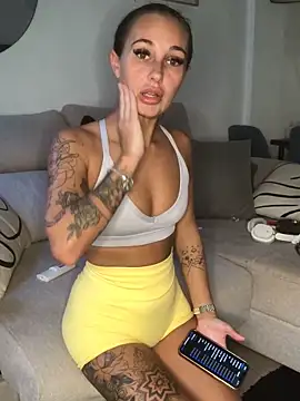 Snapshot of Rosieredxox chatting on September 29, 7:35 am Rosieredxox online show from September 29, 7:35 am