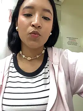 CatalinaFlores online show from April 20, 10:22 pm