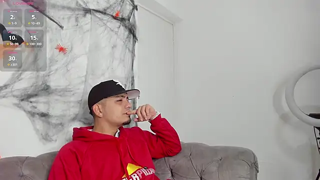 OwenStonne  online show from October 24, 4:20 am