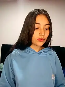 Snapshot of hotwife26 chatting on February 9, 8:18 am hotwife26 online show from February 9, 8:18 am