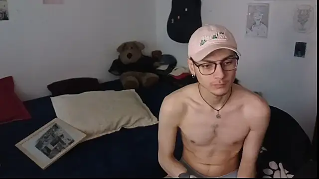 Snapshot of Dioniso_guy8 chatting on September 9, 3:33 pm Dioniso guy8 online show from September 9, 3:33 pm