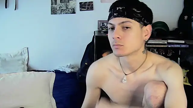 Snapshot of Dioniso_guy8 chatting on October 2, 4:58 pm Dioniso guy8 online show from October 2, 4:58 pm