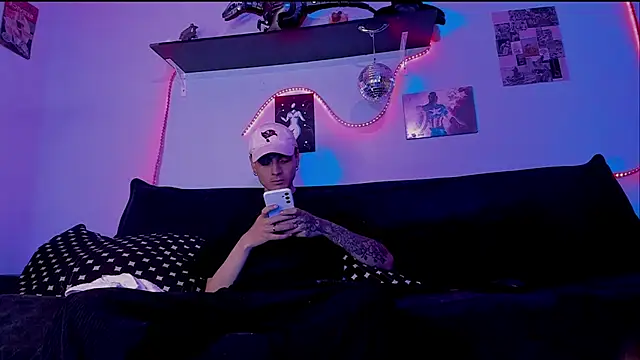 Dioniso guy8 online show from April 17, 9:29 pm