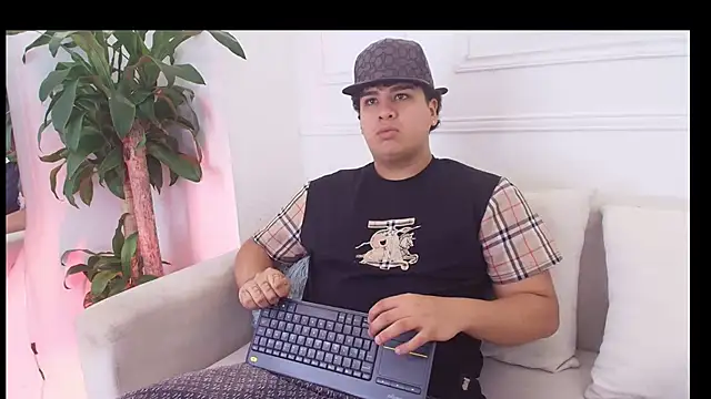 Naim Bennetsex online show from November 3, 6:31 pm