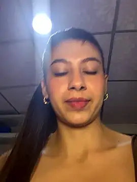 Snapshot of Lenapink19 chatting on January 13, 10:37 pm Lenapink19 online show from January 13, 10:37 pm