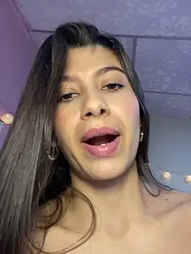 Snapshot of Lenapink19 chatting on February 3, 2:53 am Lenapink19 online show from February 3, 2:53 am