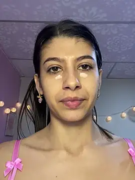 Snapshot of Lenapink19 chatting on February 5, 10:36 pm Lenapink19 online show from February 5, 10:36 pm