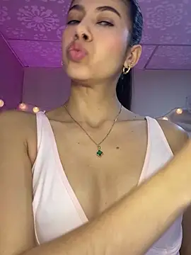 Snapshot of Lenapink19 chatting on February 15, 8:49 pm Lenapink19 online show from February 15, 8:49 pm