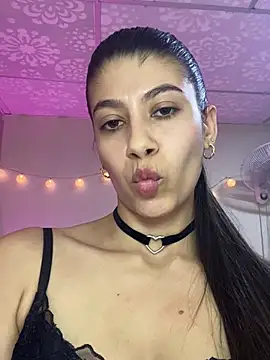 Snapshot of Lenapink19 chatting on February 16, 10:28 pm Lenapink19 online show from February 16, 10:28 pm